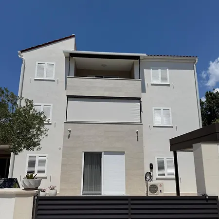 Pernjak Apartment Mandre
