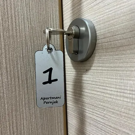 Pernjak * Mandre