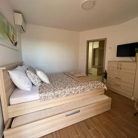 Pernjak Apartman *