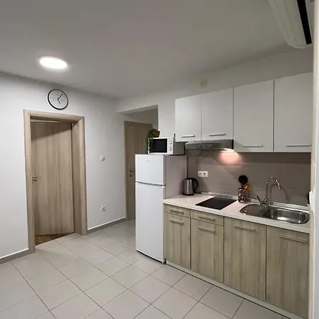 Pernjak Apartman Mandre